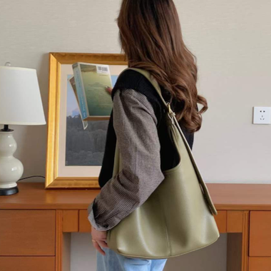 Hobo Bag w/Cosmetic Pouch: Green