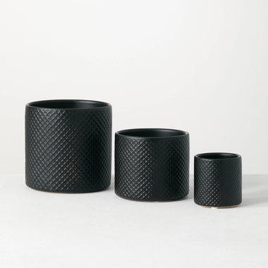 Black Textured Pot