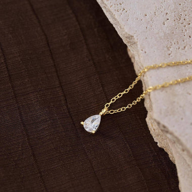 Dainty Teardrop Diamond Necklace - Gold