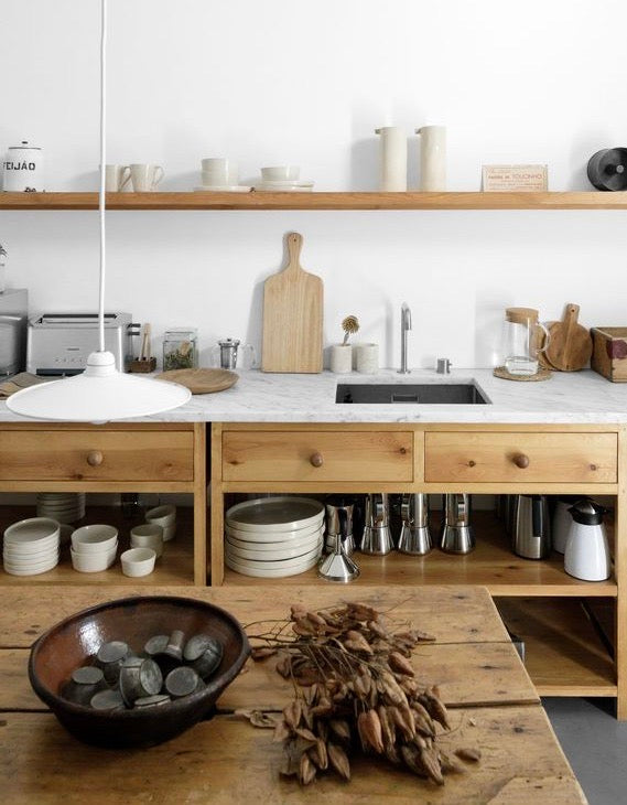 Kitchen & Dining