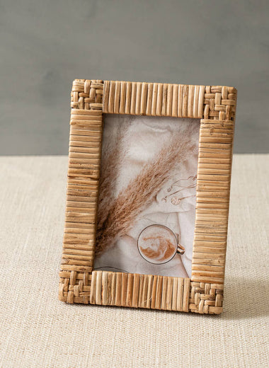 4x6 Woven Rattan Photo Frame w/ Corner Detail