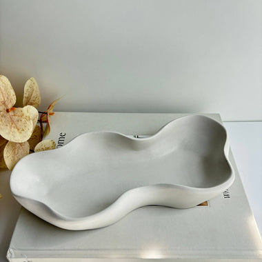 Wavy Oblong Concrete Tray - Off White