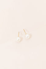 Flawless Pearl Stud Earrings: Small