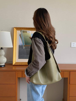 Hobo Bag w/Cosmetic Pouch: Green