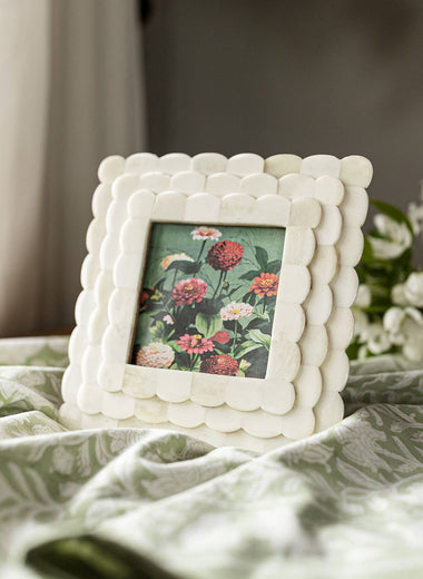4x4 Emery Scallop Photo Frame