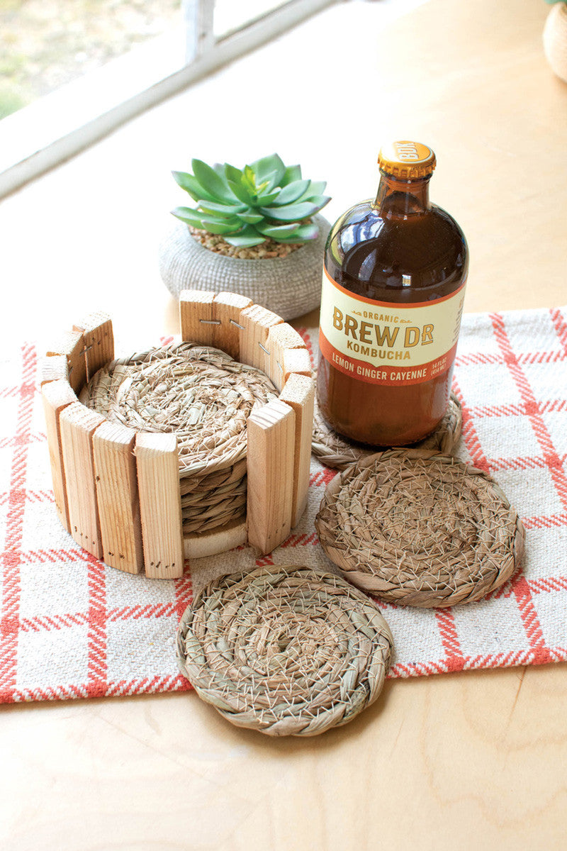 Set of 8 Woven Seagrass Coasters in Wooden Holder