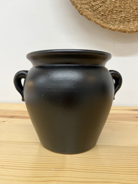 7.5" Black Urn