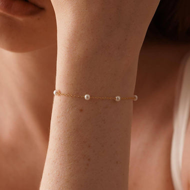 Dainty Freshwater Pearl Bead Bracelet - Gold