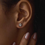 Chic Minimalist Knot Studs - Gold