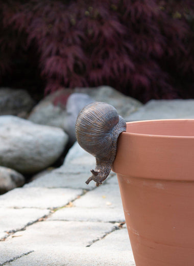Snail Pot Hugger