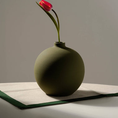 The Blanc Collection - 03 Vase: Olive Green