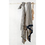 Throw - Dotted Natural & Black